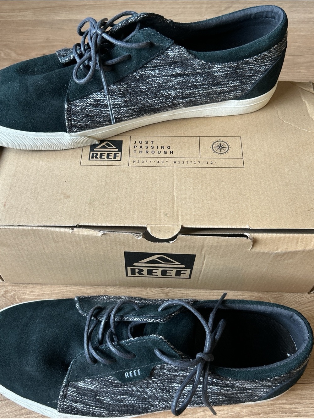 Reef Men’s Low-Top Sneakers in Black and Gray